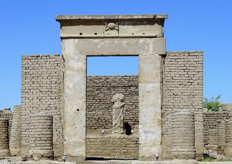 Roman statue at Temple of Luxor