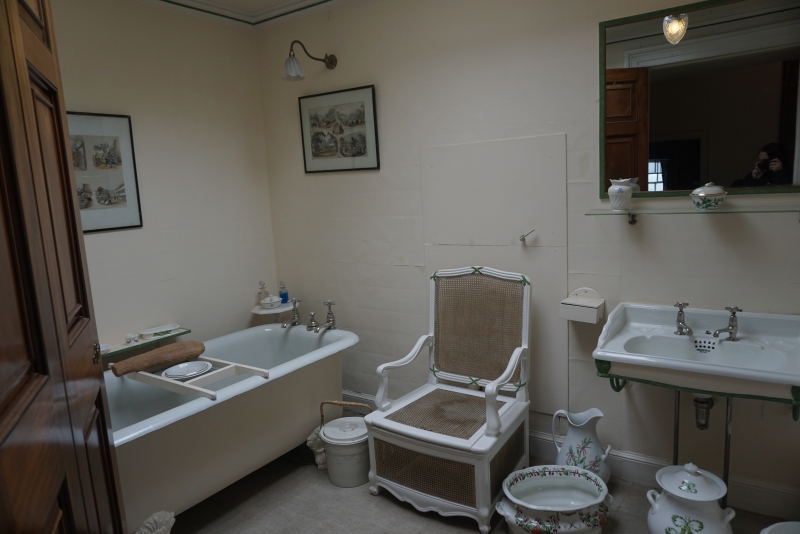 Dunrobin Castle Bathroom